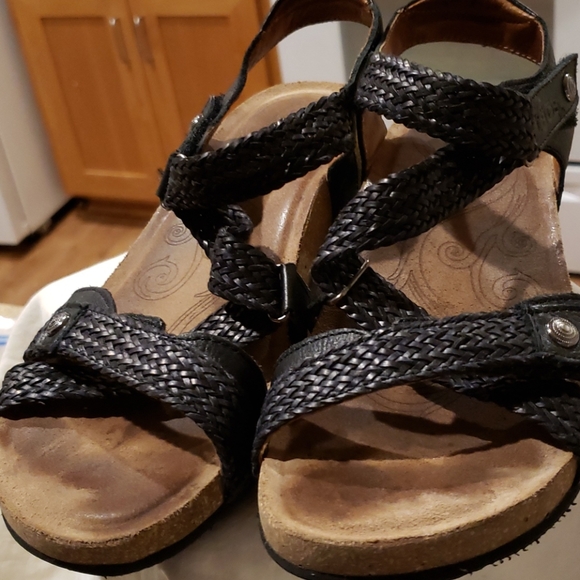 Taos Footwear Shoes - Taos Black Trulie Sandals 8.8.5 or 39